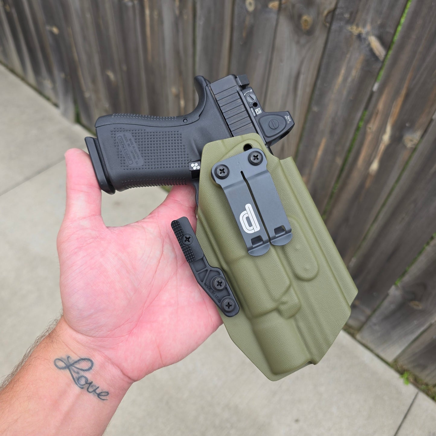 (IWB) Inside-The-Waistband Holster