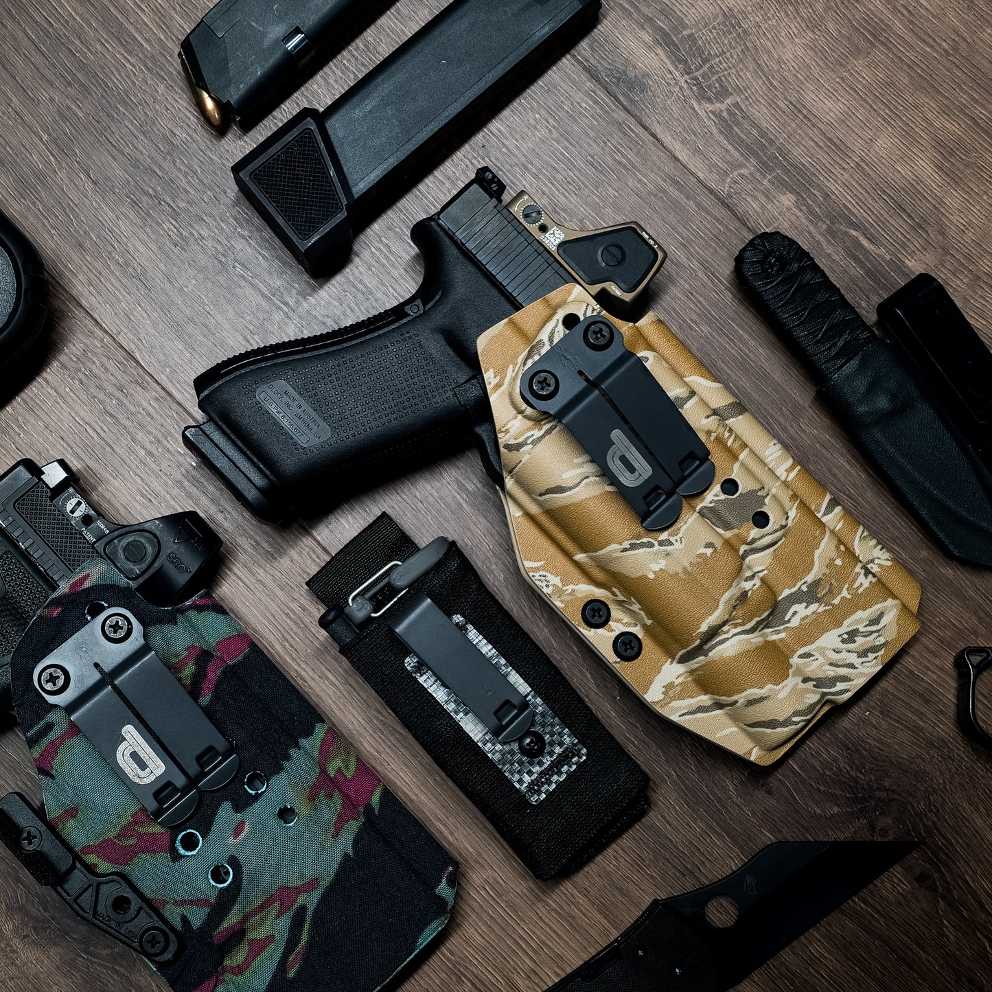 (IWB) Inside-The-Waistband Holster