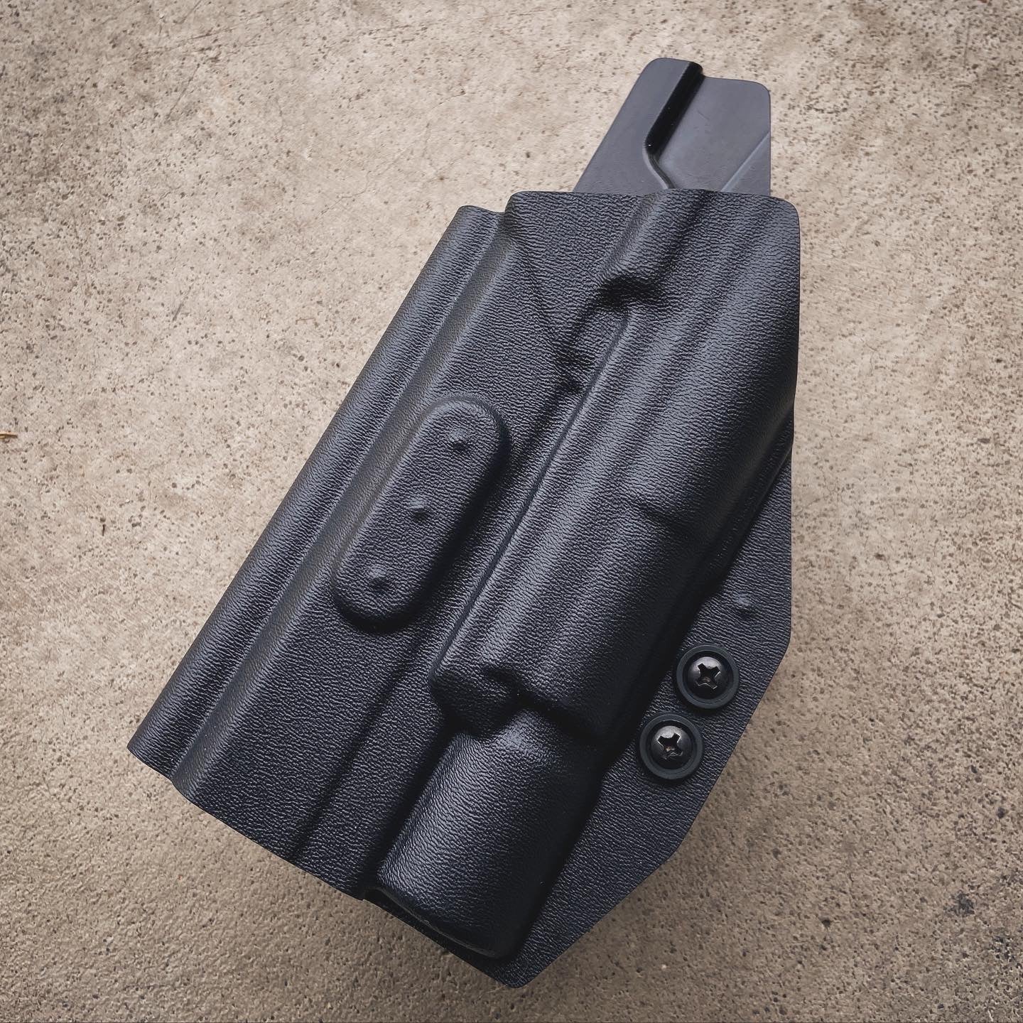 (OWB) Outside-The-Waistband Holster