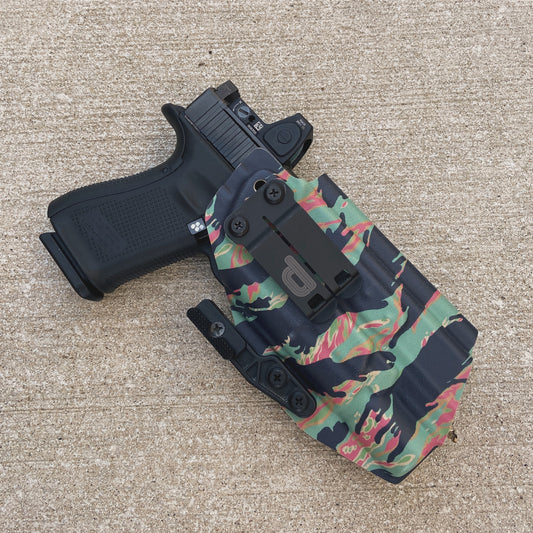 (IWB) Inside-the-waistband holster